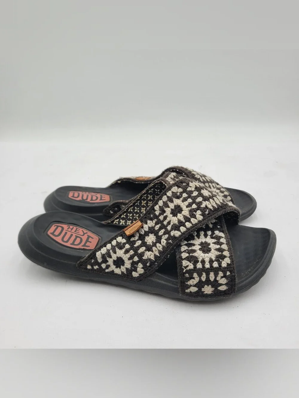 B45 Hey Dude Christi Slide Cottage Crochet Black/White W9